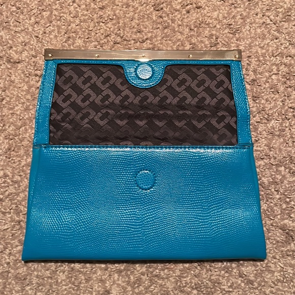 DVF teal emvbossed envelope clutch EUC!! - Picture 7 of 8